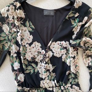 ASTR black / floral romper